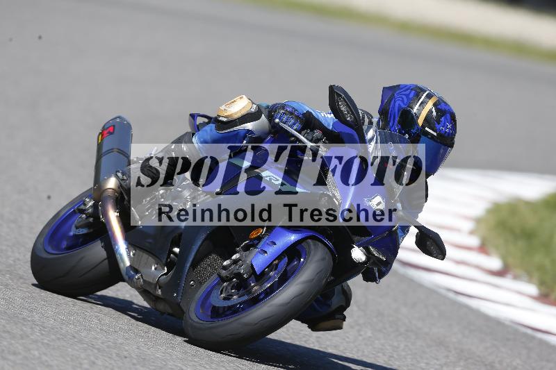 /Archiv-2025/48 25.08.2025 Cornu Master School ADR/blau-bleu/0-4